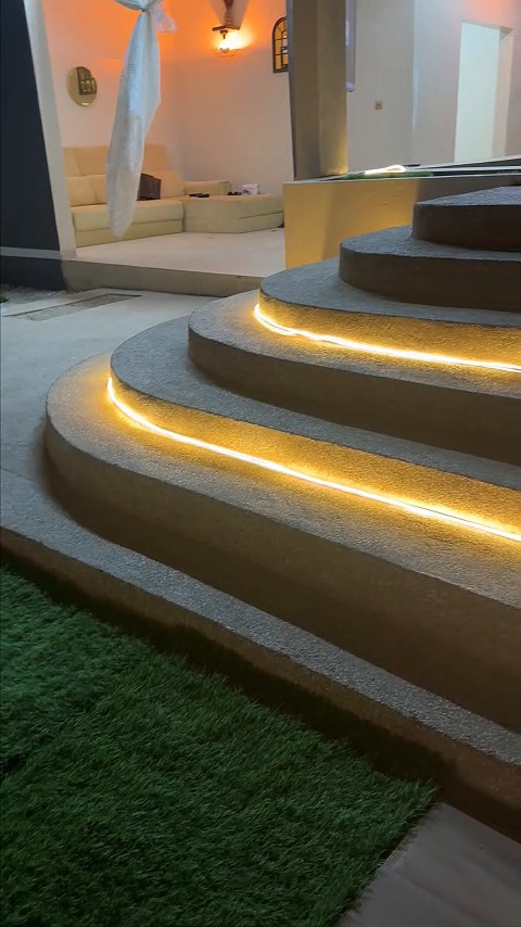 Escaliers lumineux de nuit